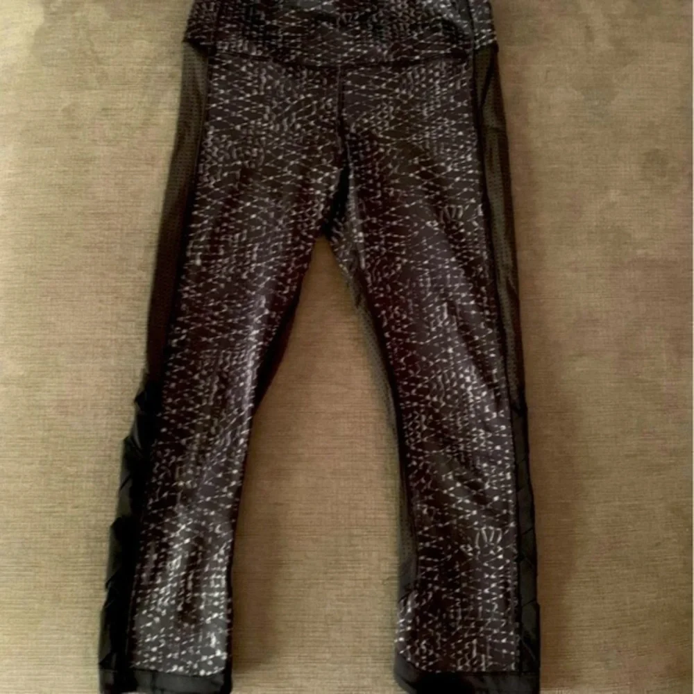 GUC Lululemon workout leggings
